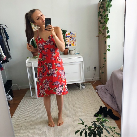 Scalloped Neckline Floral Wrap Dress - Picture 2 of 8